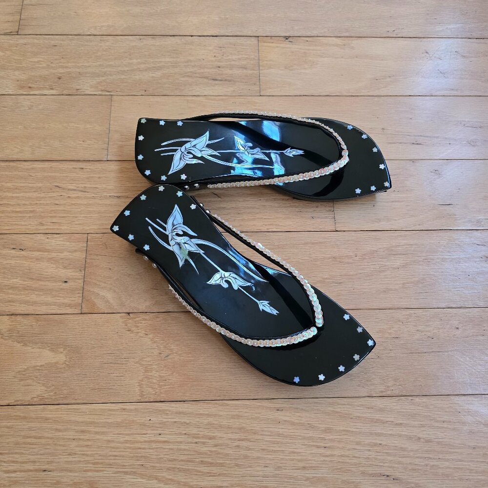 vintage 90's | black sequin square toe flip-flop sandals | WMS 7